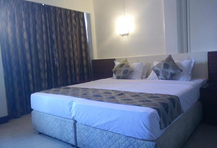 Quarto deluxe vista mar, Strand Hotel, Colaba