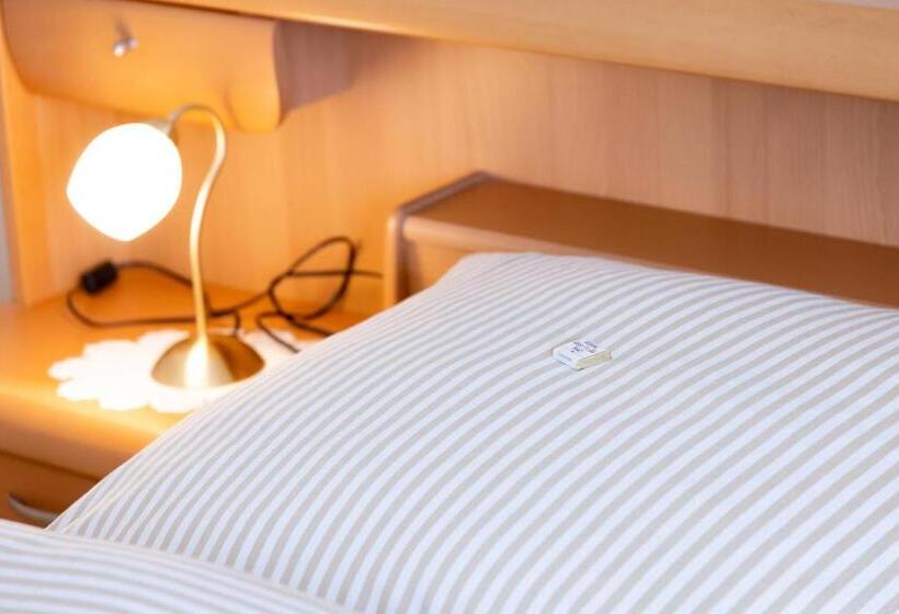 Апартаменты 1 Спальня, Pension Am Hardausee