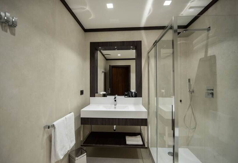 اتاق لوکس, Gold Tower Lifestyle
