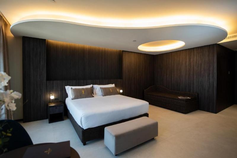 اتاق لوکس, Gold Tower Lifestyle