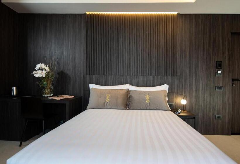 اتاق لوکس, Gold Tower Lifestyle