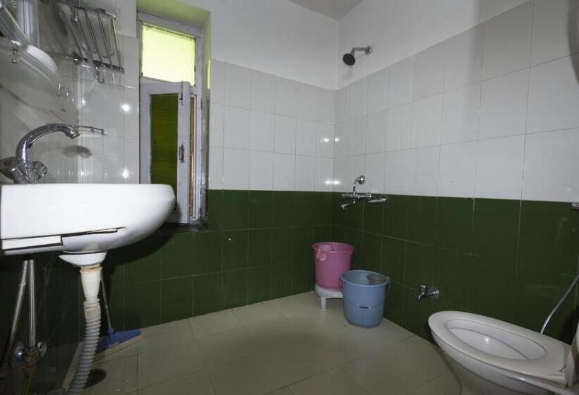 エコノミールーム, Tourist Hotel 10 Minutes Walking Distance From The Mall