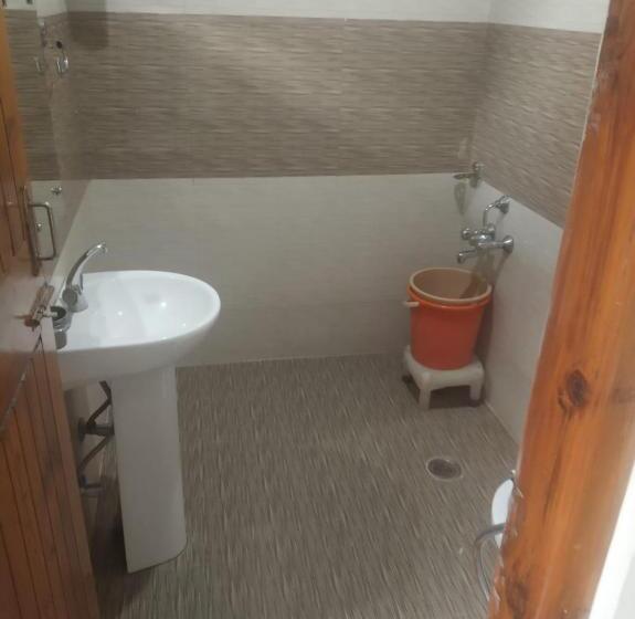 バルコニー付スタンダード４ベッドルーム, Tourist Hotel 10 Minutes Walking Distance From The Mall