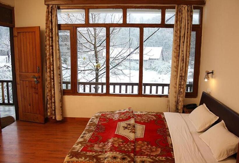 バルコニー付スタンダード４ベッドルーム, Tourist Hotel 10 Minutes Walking Distance From The Mall