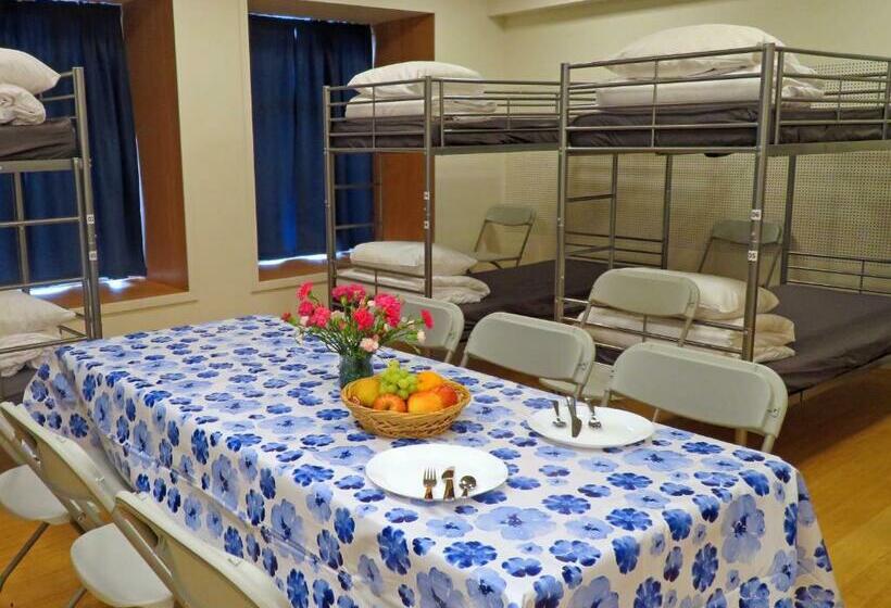 Кровать в Общей Комнате, Blue House Dormitory