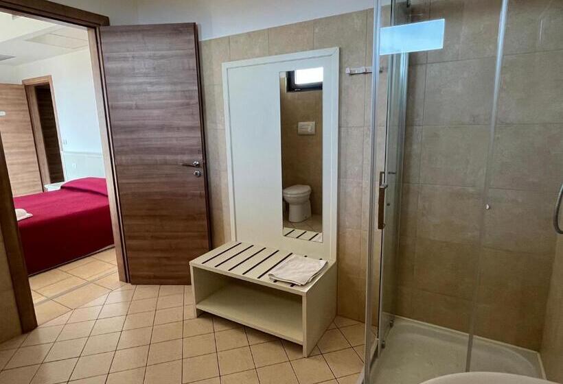 غرفة قياسية مزوَّدة بتراس, Residenza Domus Aurea Tropea  Vista Mare