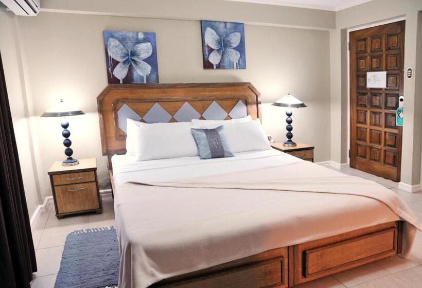 اتاق سوپریور با تخت بزرگ, Culture Crossroads Inn