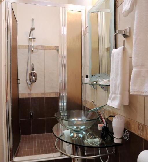 اتاق لوکس, Culture Crossroads Inn