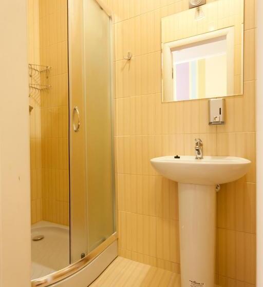 غرفة قياسية ثلاثية, Budget Hotel Ekotel
