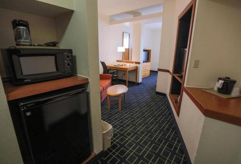 스위트 킹사이즈 침대, Comfort Inn & Suites