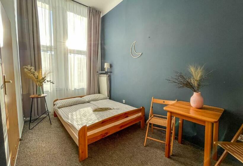 Номер Стандарт, Moon Hostel Warszawa