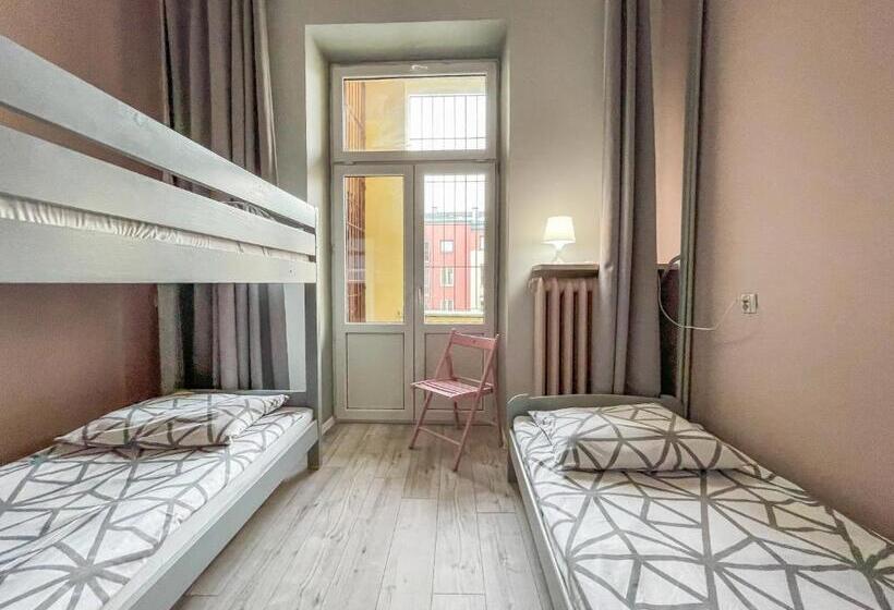 Трехместный Номер Стандарт Совместная Ванная, Moon Hostel Warszawa