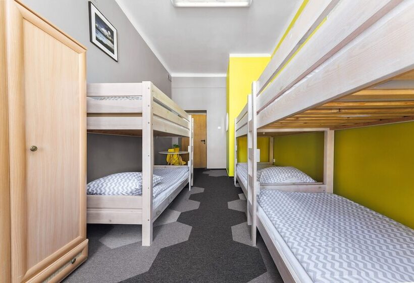 Кровать в Общей Комнате, Moon Hostel Warszawa