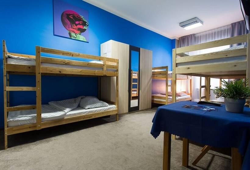 Кровать в Общей Комнате, Moon Hostel Warszawa