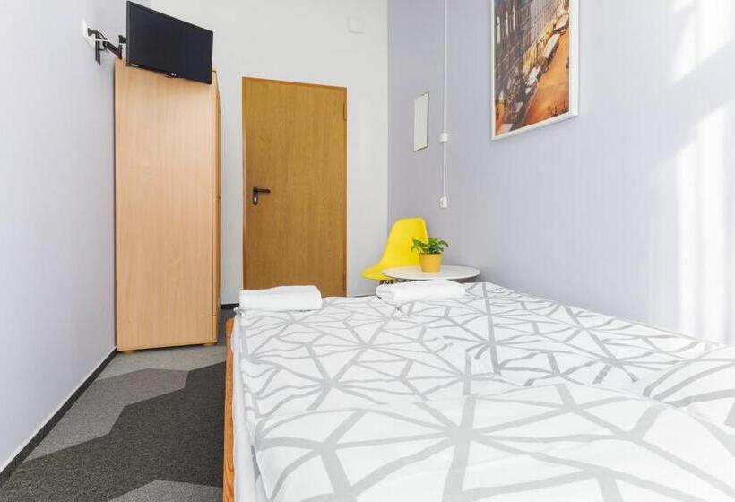 Номер Стандарт Совместная Ванная, Moon Hostel Warszawa