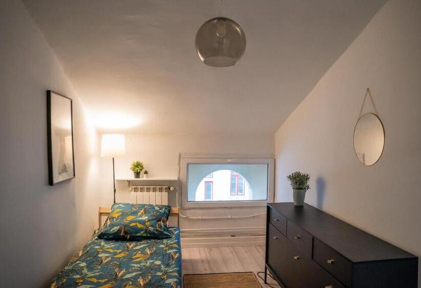 Номер Стандарт Индивидуальный Совместная Ванная, Moon Hostel Warszawa