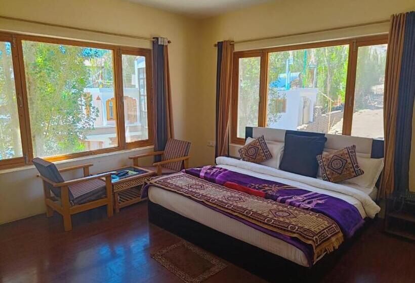 اتاق سوپریور, Malik Residency