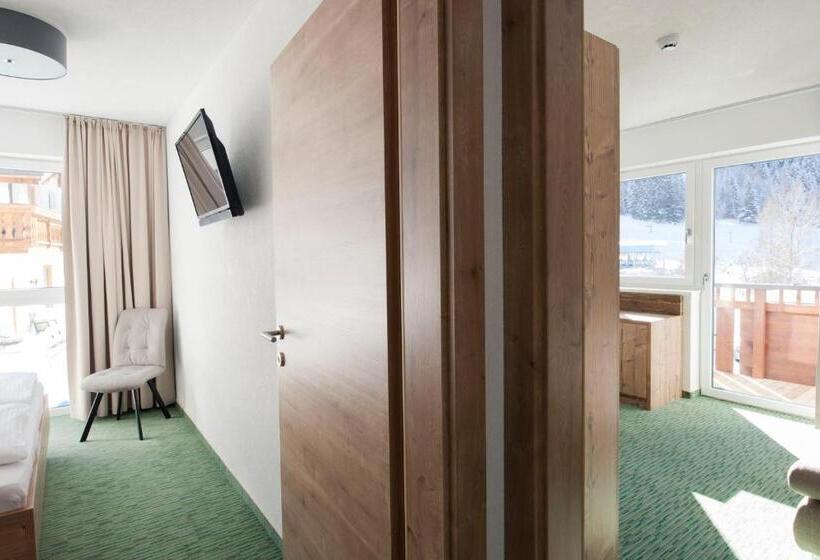 Люкс Superior 2 Спальни, Erlebnishotel Fendels