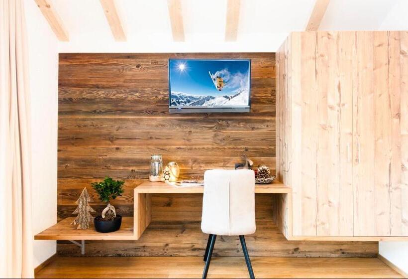 Люкс Superior 2 Спальни, Erlebnishotel Fendels