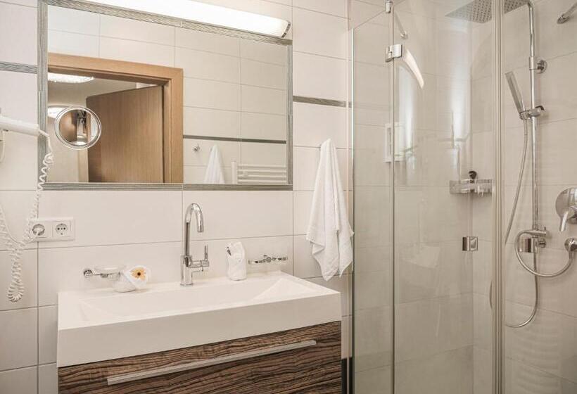 Апартаменты Comfort 3 Спальни, Apart Central – Premium Mountain&garden