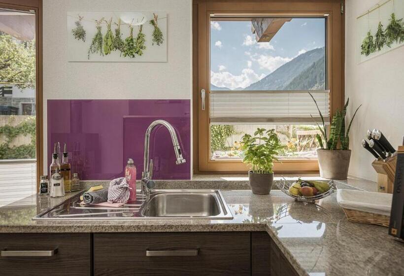 Апартаменты Comfort 3 Спальни, Apart Central – Premium Mountain&garden