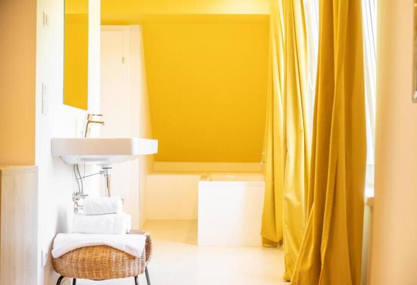 اتاق خانوادگی, Boutiquehotel Caravella Velden By S4y