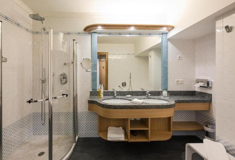 Полулюкс с Балконом, Weinegg Wellviva Resort