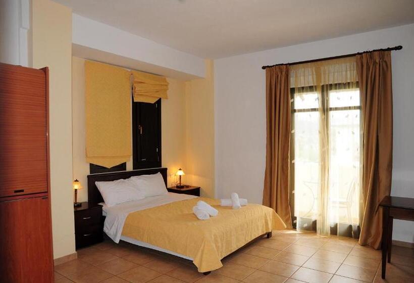 استودیوی استاندارد, Palirria Hotel & Studios