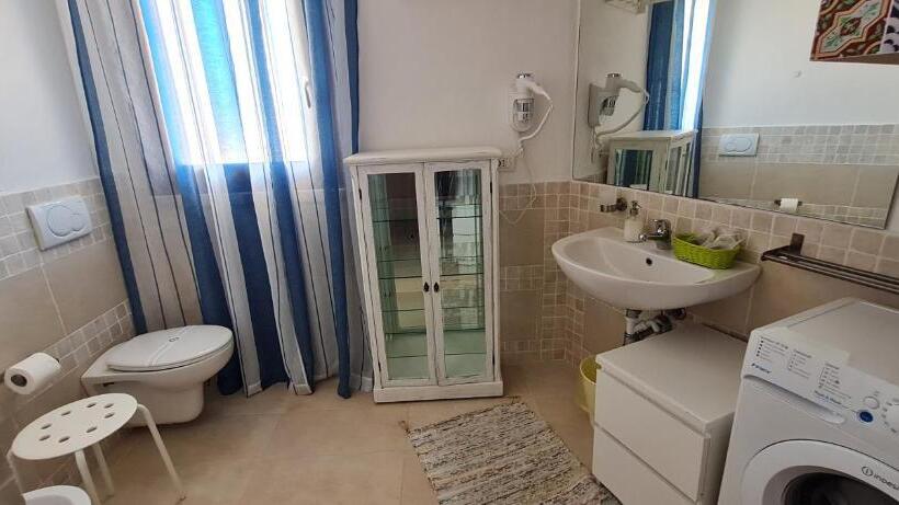 إستوديو قياسى, Residence Borgo Punta Villa