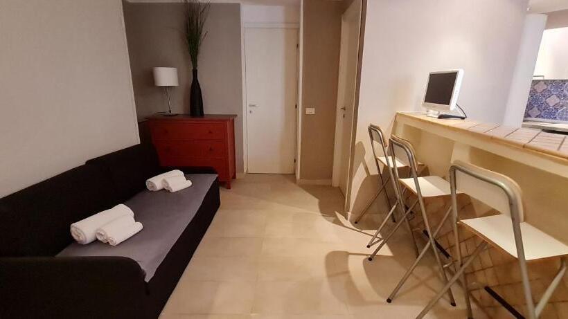 إستوديو قياسى, Residence Borgo Punta Villa