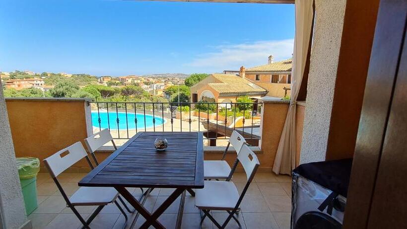 آپارتمان 1 خوابه با چشم‌انداز استخر, Residence Borgo Punta Villa