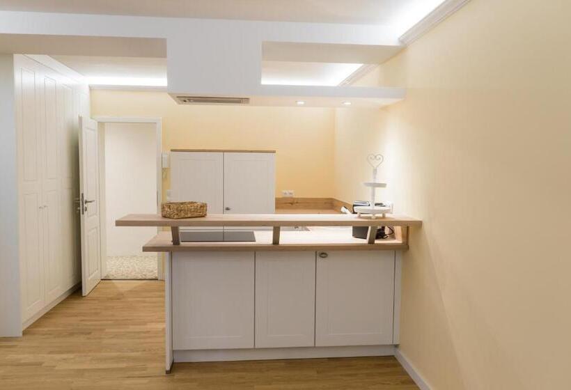 1 Bedroom Apartment Lake View, Haus Broichtal