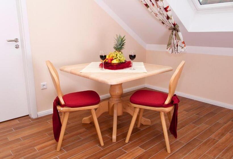 Номер Стандарт, Pension Weindl
