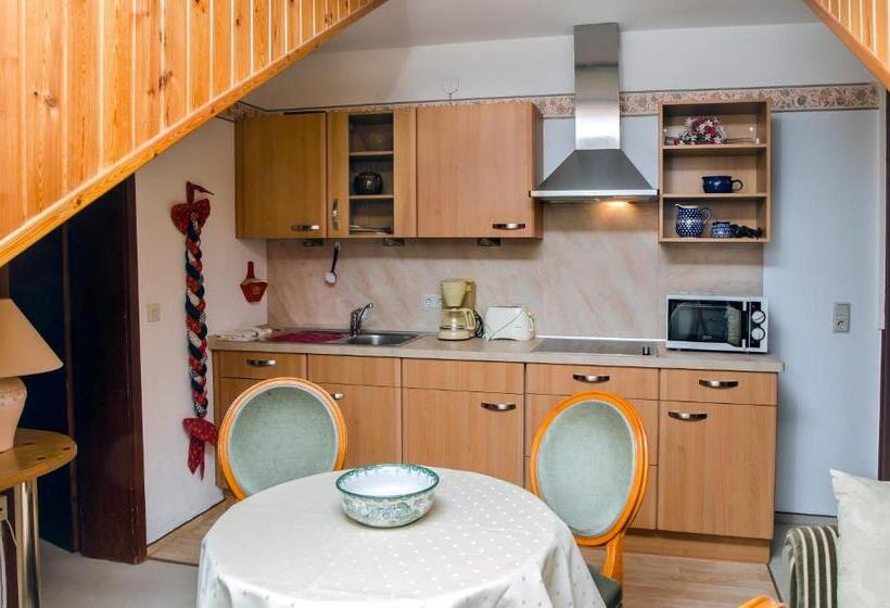 Апартаменты 3 Спальни, Wellness Und Romantik Hotel Helmboldt