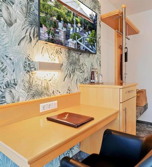Номер Стандарт с Балконом, Kur  Und Wellnesshotel Förch