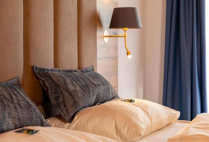 Номер Стандарт Вид на Озеро, Berg Hotel Weingarten Garni
