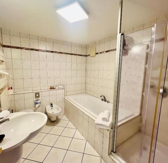 Трехместный Номер Стандарт Вид на Сад, Dein Gutshof Hotel & Ferienwohnungen