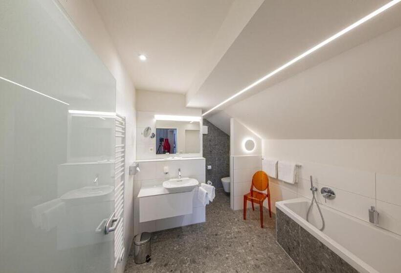 Люкс Вид на Сад, Mintrops Land Hotel Burgaltendorf