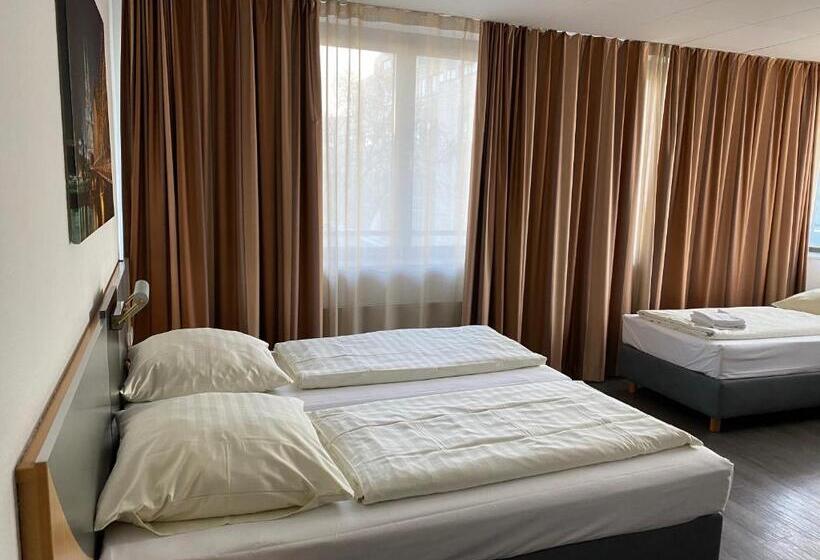 Номер Стандарт Трехместный, Opera Hotel Köln