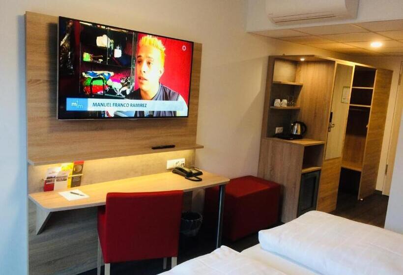 Номер Стандарт Трехместный, Adesso Hotel Göttingen   Pay At Property On Arrival Ihr Automatenhotel In Göttingen