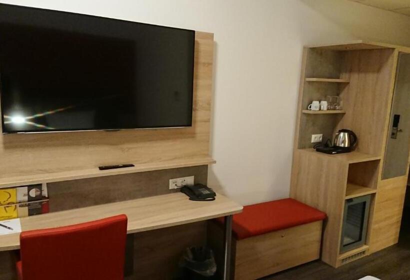 Номер Стандарт Трехместный, Adesso Hotel Göttingen   Pay At Property On Arrival Ihr Automatenhotel In Göttingen