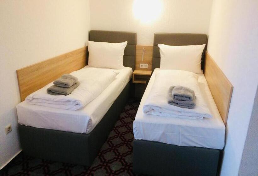 Семейный Номер, Adesso Hotel Göttingen   Pay At Property On Arrival Ihr Automatenhotel In Göttingen