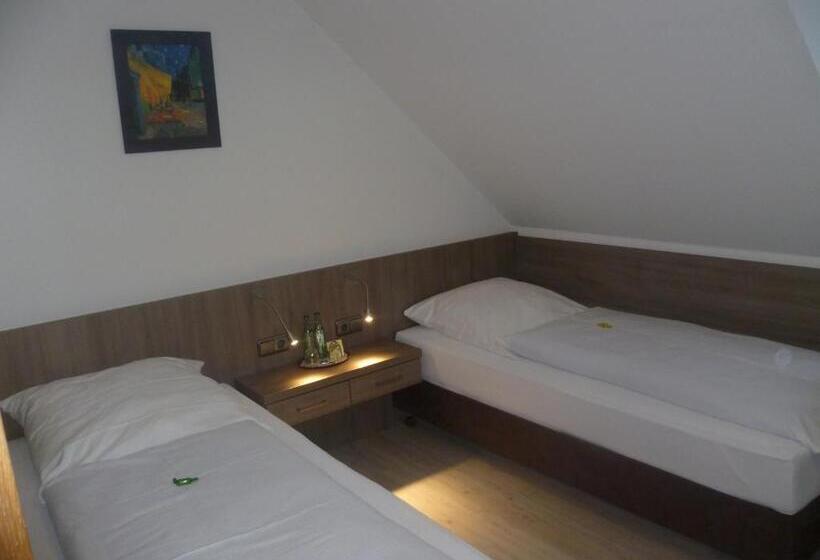 Номер Стандарт, Landgasthof Zur Scharfen Ecke