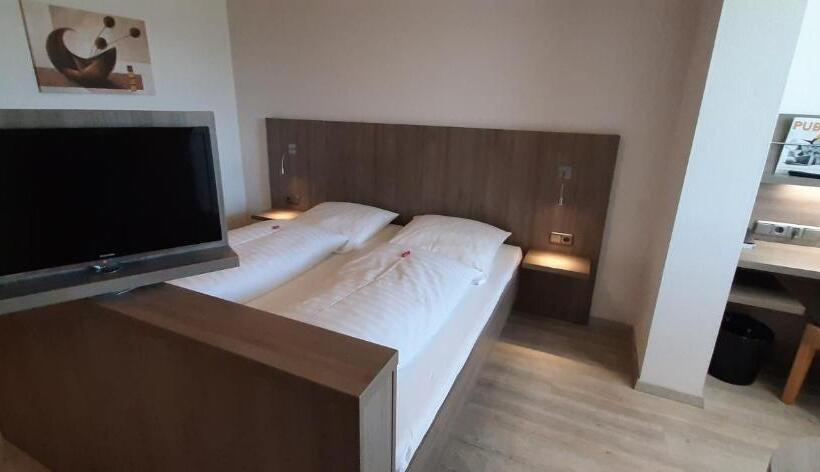 Номер Стандарт, Landgasthof Zur Scharfen Ecke