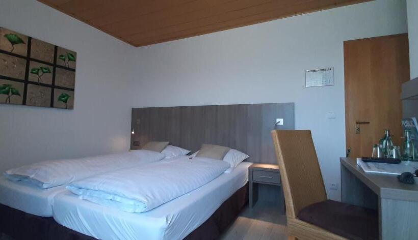 Номер Стандарт, Landgasthof Zur Scharfen Ecke