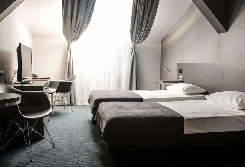 Номер Economy, Europa Starachowice