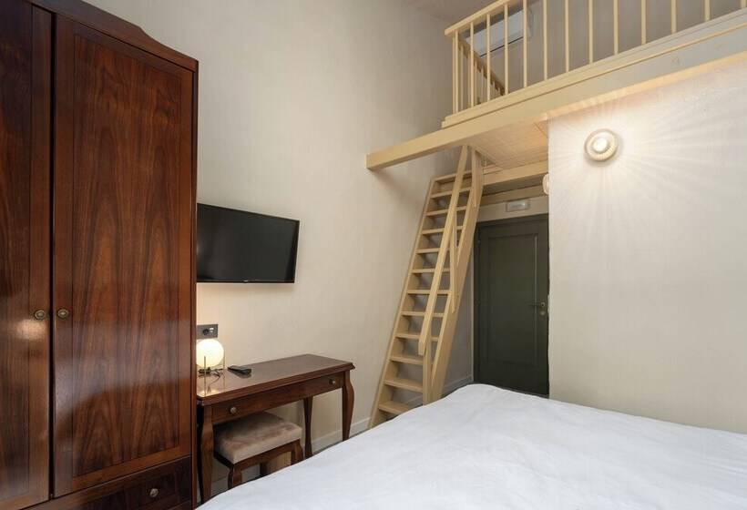 带阳台的三人标准间, Boutique Hotel Paradiso