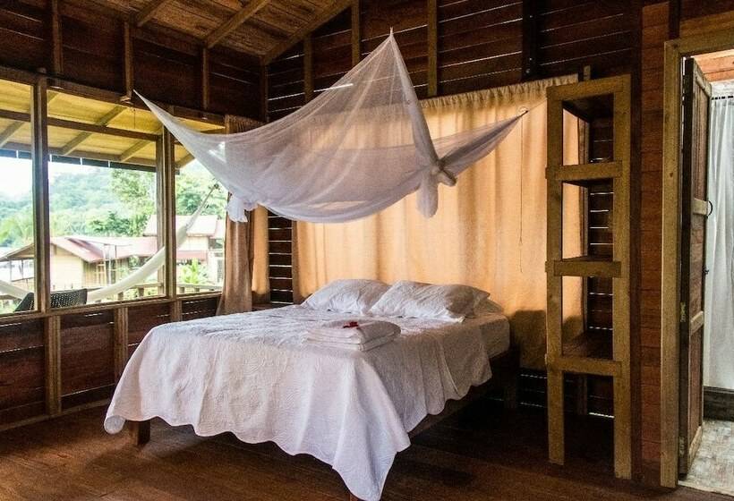 샬레, Pacific Lodge