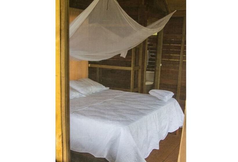 샬레, Pacific Lodge