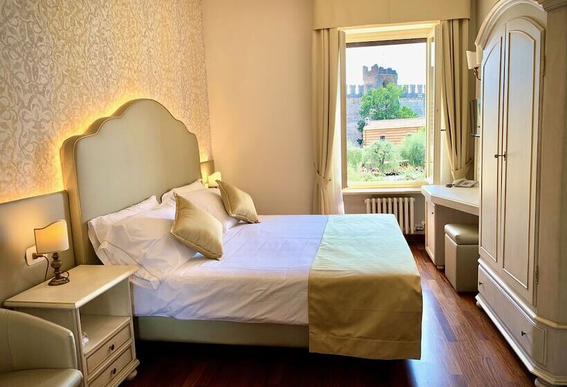 스탠다드 룸 호수 전망, Albergo Gardesana